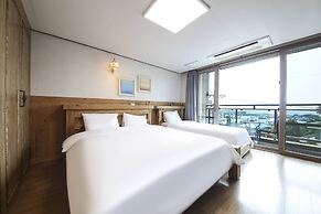 Cheonjiyeon Hotel