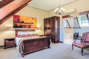 Sunninghill Guest Lodge
