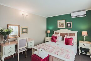 Sunninghill Guest Lodge