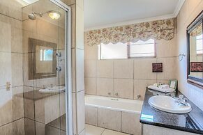 Sunninghill Guest Lodge