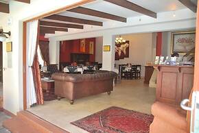 Sunninghill Guest Lodge