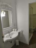 7 Rooms