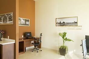 Hampton Inn & Suites by Hilton Paraiso