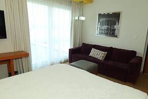 Hampton Inn & Suites by Hilton Paraiso