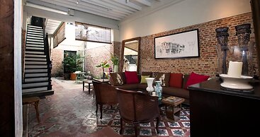 Muntri Mews