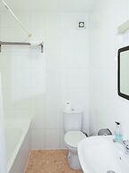Cardiff Riverside Hotel by Belvilla