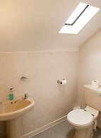 Cardiff Riverside Hotel by Belvilla