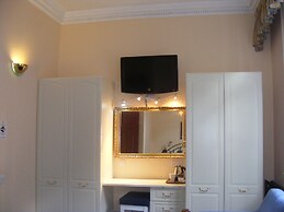 Mermaid Suite Hotel