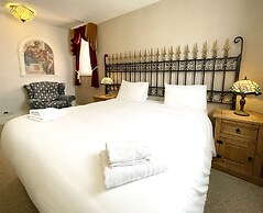 Dukes Folly Hotel