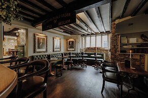 The Bull And Swan