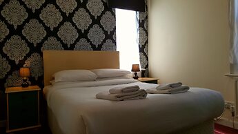Langtry Hotel