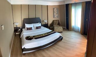 Krungsri River Hotel