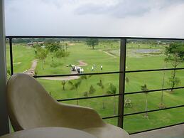 Uniland Golf & Resort