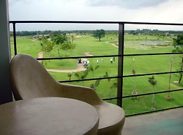 Uniland Golf & Resort