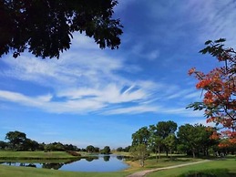 Uniland Golf & Resort