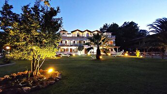 Studios & Apartments Efrosini