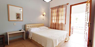 Studios & Apartments Efrosini