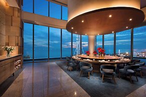 Conrad Manila