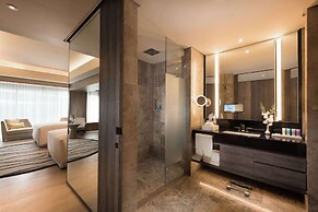 Conrad Manila