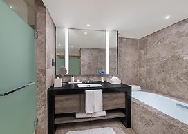 Conrad Manila