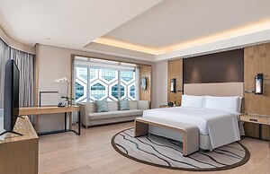 Conrad Manila