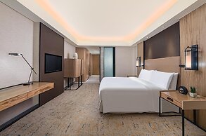 Conrad Manila
