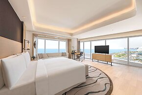 Conrad Manila