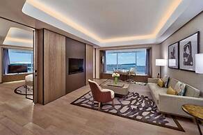 Conrad Manila