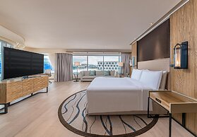 Conrad Manila
