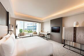 Conrad Manila
