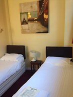 Barons Court Hotel