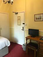 Barons Court Hotel