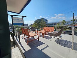 Beverly Hills: Hotel & Business