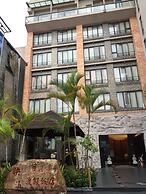 Einhan Resort