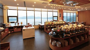 Einhan Resort