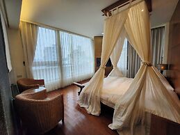 Einhan Resort