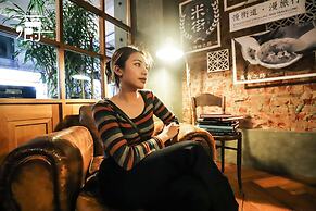 Roots Chew Hotel