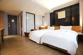 Roots Chew Hotel
