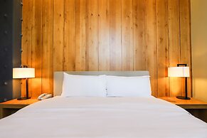 Roots Chew Hotel