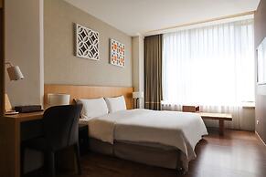 Roots Chew Hotel