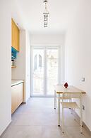 Brombeis Double Bedroom Center by Napoliapartments