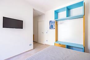 Brombeis Double Bedroom Center by Napoliapartments