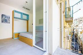 Brombeis Double Bedroom Center by Napoliapartments