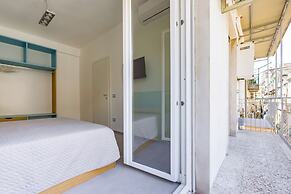 Brombeis Double Bedroom Center by Napoliapartments