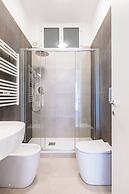 Brombeis Double Bedroom Center by Napoliapartments