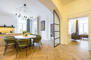 Chic Lifestyle Apartment