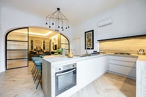 Chic Lifestyle Apartment