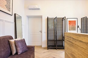 Chic Lifestyle Apartment