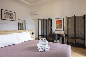 Chic Lifestyle Apartment