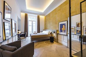 Chic Lifestyle Apartment